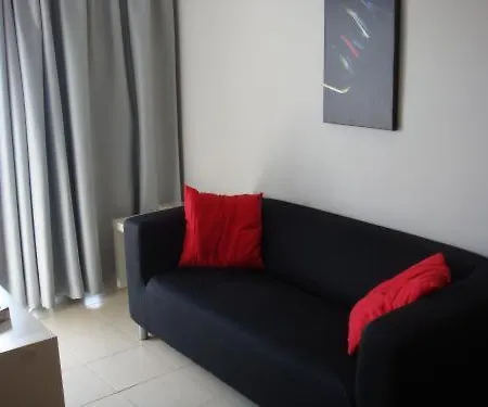 Aparthotel California Rooms 3*