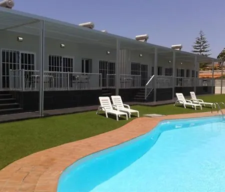 Aparthotel California Rooms